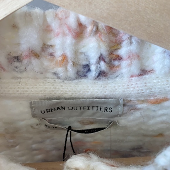 NWT Urban Outfitters Cropped Cardigan - Picture 3 of 5